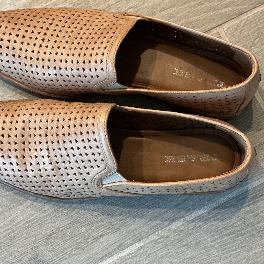 Trask All Perforated Leather Tan Loafers Women’s Sz 9M - Picture 2 of 6